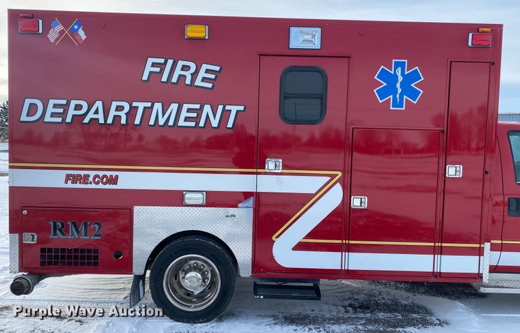 image for item JW9242 2009 Ford F450 Super Duty XLT  ambulance