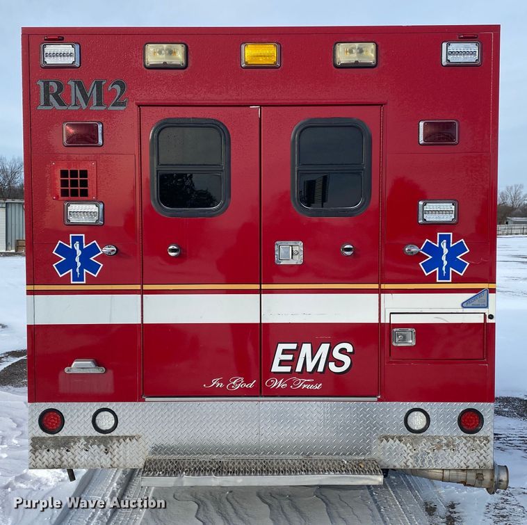 image for item JW9242 2009 Ford F450 Super Duty XLT  ambulance