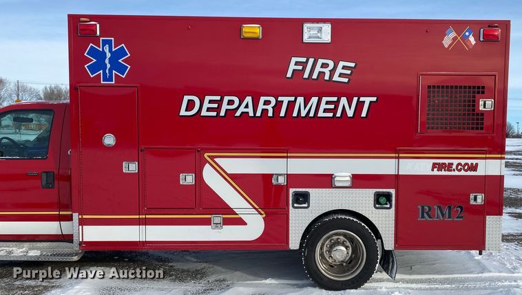 image for item JW9242 2009 Ford F450 Super Duty XLT  ambulance