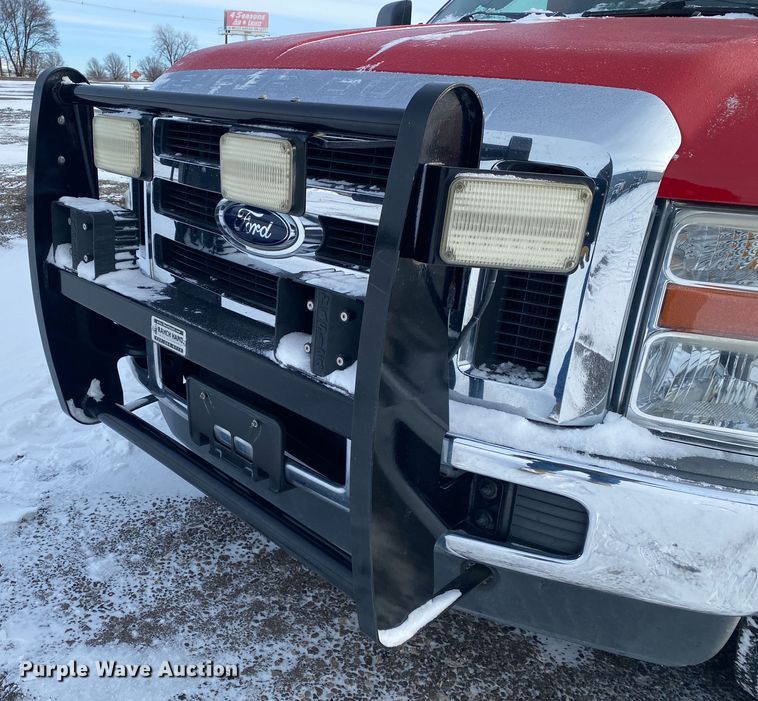 image for item JW9242 2009 Ford F450 Super Duty XLT  ambulance