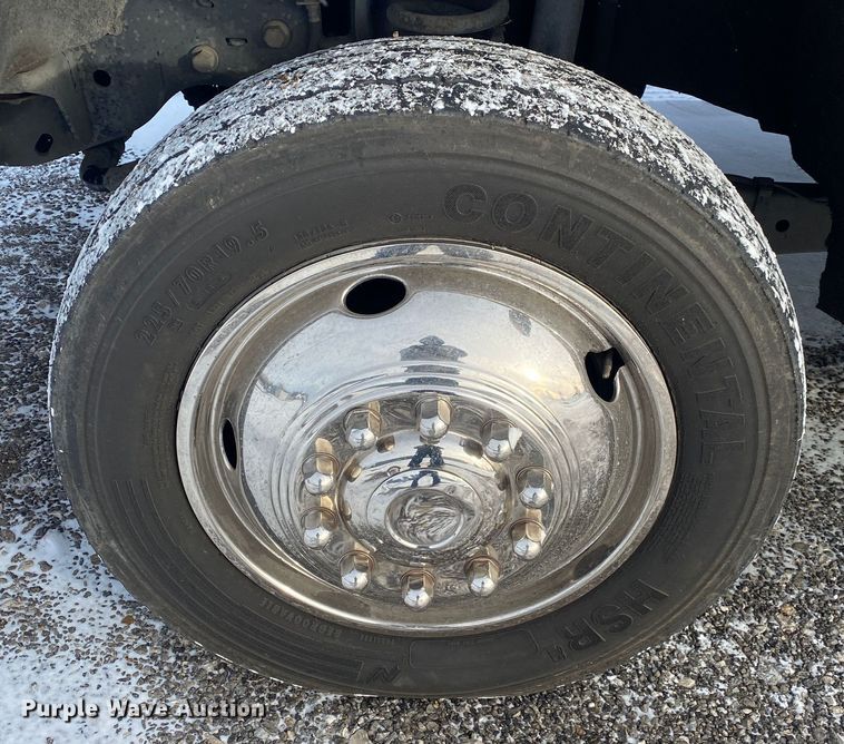 image for item JW9242 2009 Ford F450 Super Duty XLT  ambulance