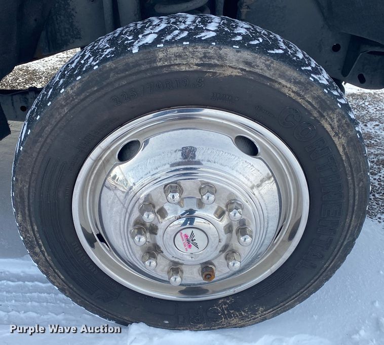 image for item JW9242 2009 Ford F450 Super Duty XLT  ambulance