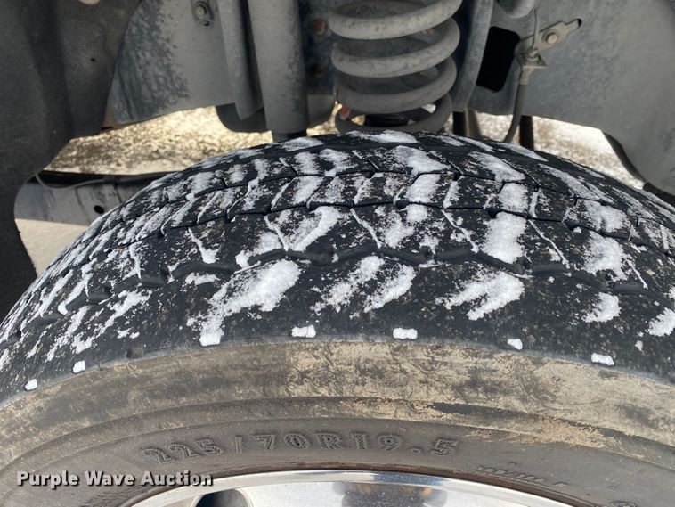 image for item JW9242 2009 Ford F450 Super Duty XLT  ambulance