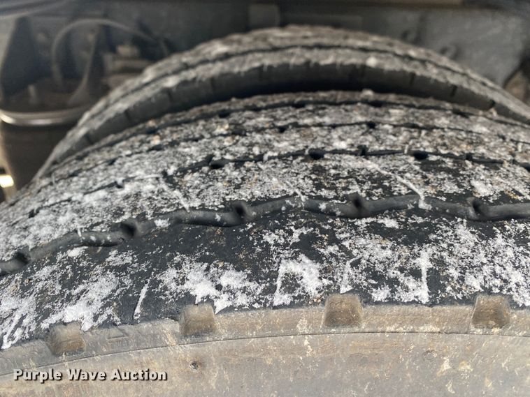 image for item JW9242 2009 Ford F450 Super Duty XLT  ambulance