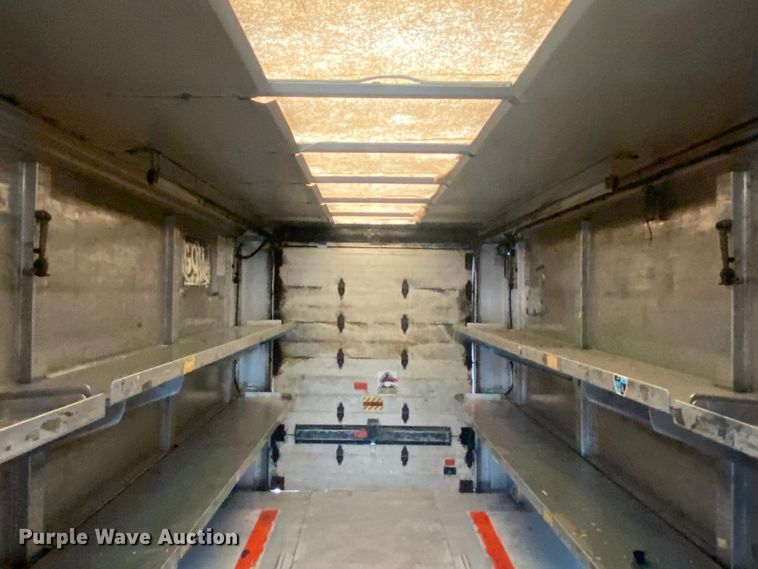 image for item JW9271 1998 Freightliner MT45  delivery van