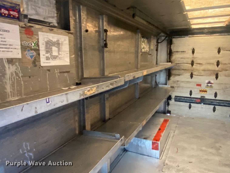 image for item JW9271 1998 Freightliner MT45  delivery van