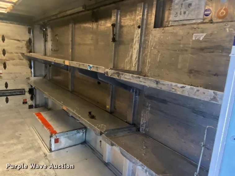 image for item JW9271 1998 Freightliner MT45  delivery van