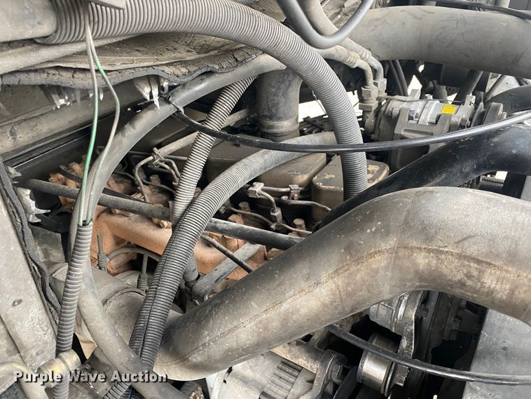 image for item JW9271 1998 Freightliner MT45  delivery van