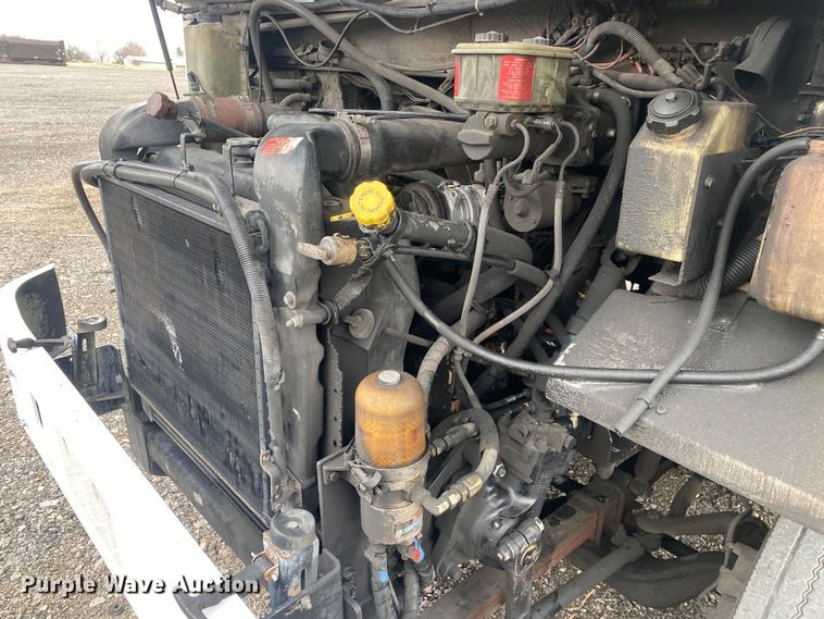 image for item JW9271 1998 Freightliner MT45  delivery van