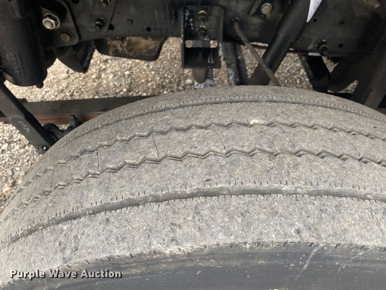 image for item JW9271 1998 Freightliner MT45  delivery van