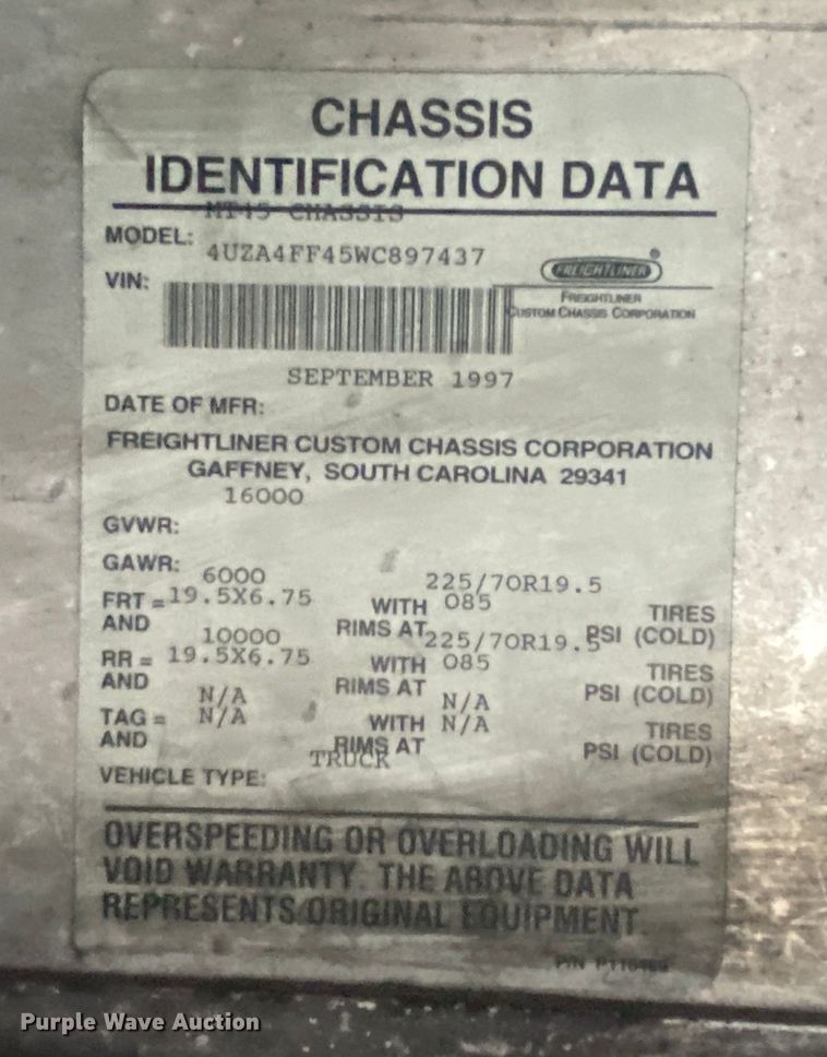 image for item JW9271 1998 Freightliner MT45  delivery van