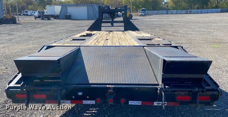 image for item JW9343 2013 Big Tex 25GN  equipment trailer