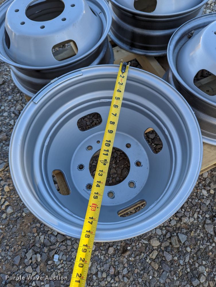 image for item JX9222 (4) Ford Maxion wheels