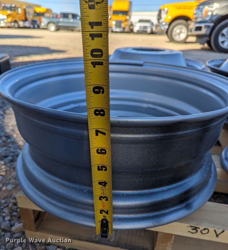 image for item JX9222 (4) Ford Maxion wheels