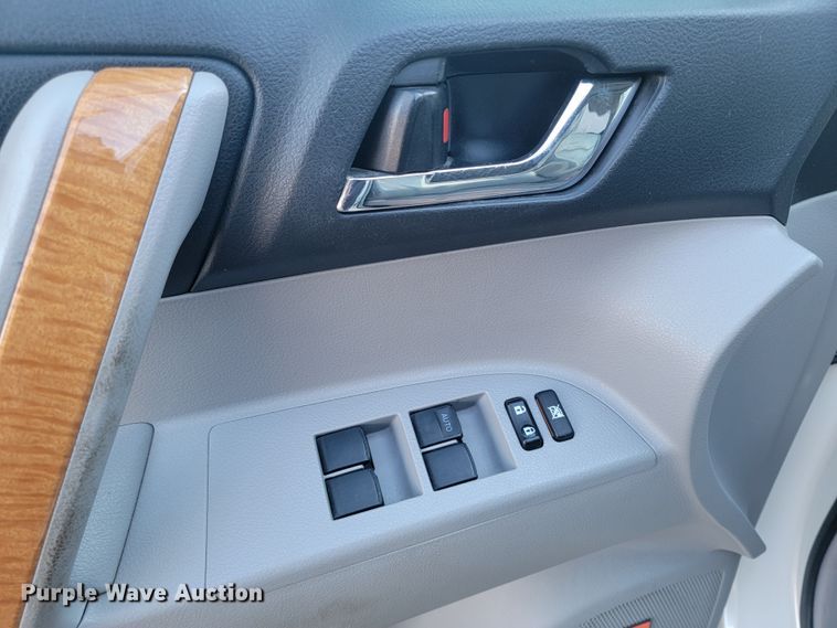 image for item JZ9169 2008 Toyota Highlander Limited  SUV