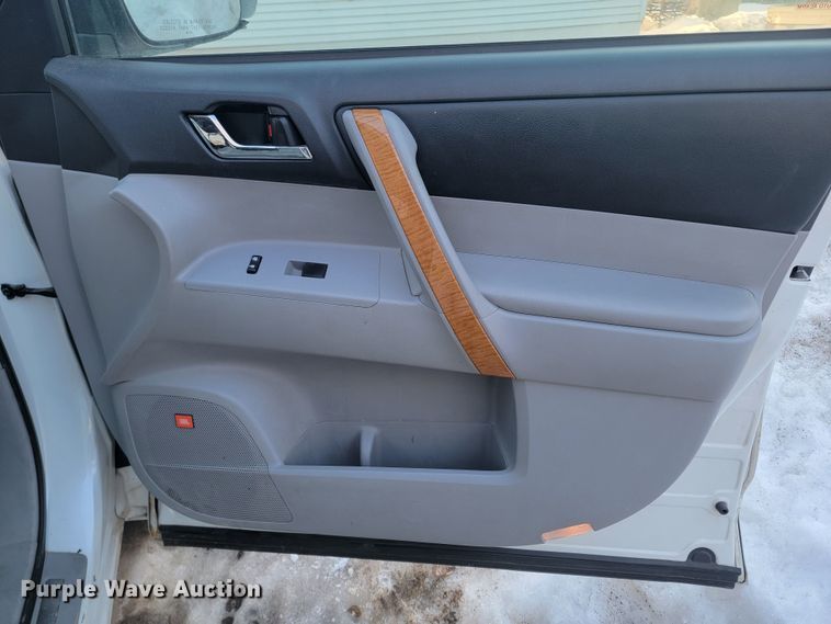 image for item JZ9169 2008 Toyota Highlander Limited  SUV