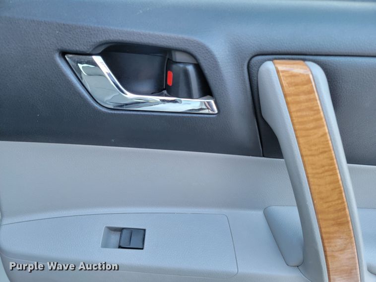 image for item JZ9169 2008 Toyota Highlander Limited  SUV