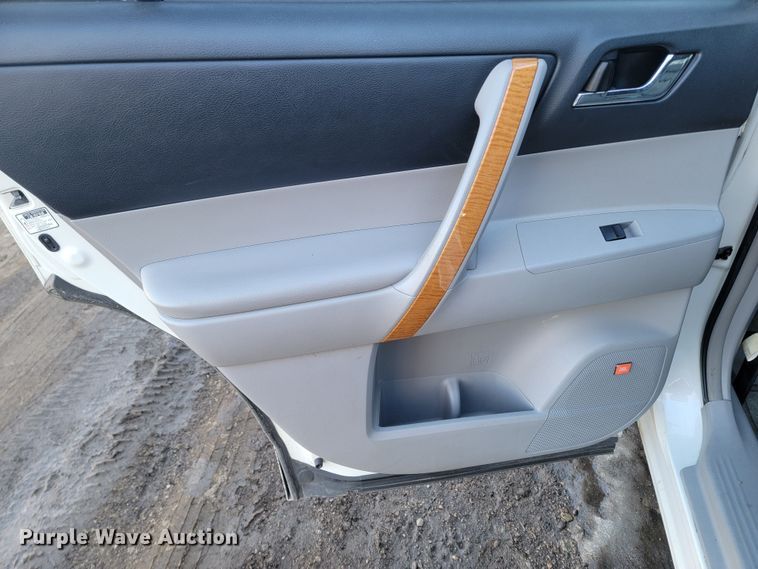 image for item JZ9169 2008 Toyota Highlander Limited  SUV