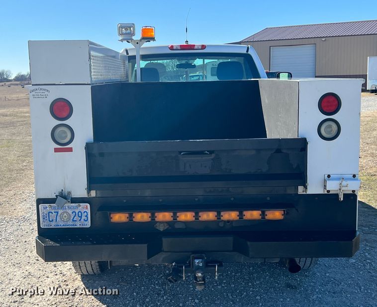 image for item KR9613 2011 Chevrolet Silverado 2500HD  utility bed pickup truck