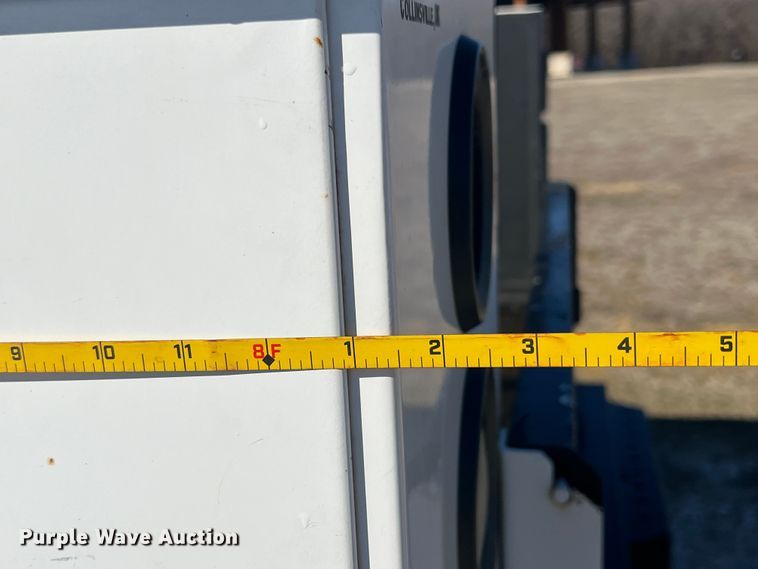 image for item KR9613 2011 Chevrolet Silverado 2500HD  utility bed pickup truck