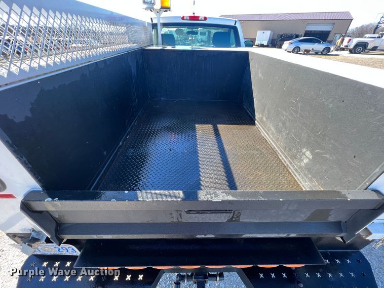 image for item KR9613 2011 Chevrolet Silverado 2500HD  utility bed pickup truck