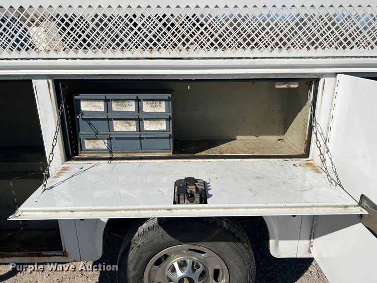 image for item KR9613 2011 Chevrolet Silverado 2500HD  utility bed pickup truck