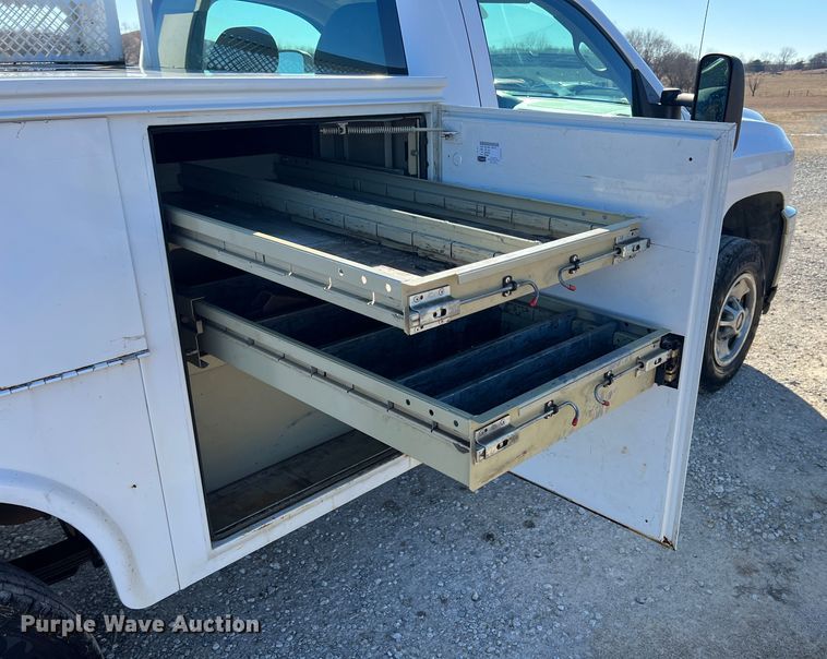 image for item KR9613 2011 Chevrolet Silverado 2500HD  utility bed pickup truck