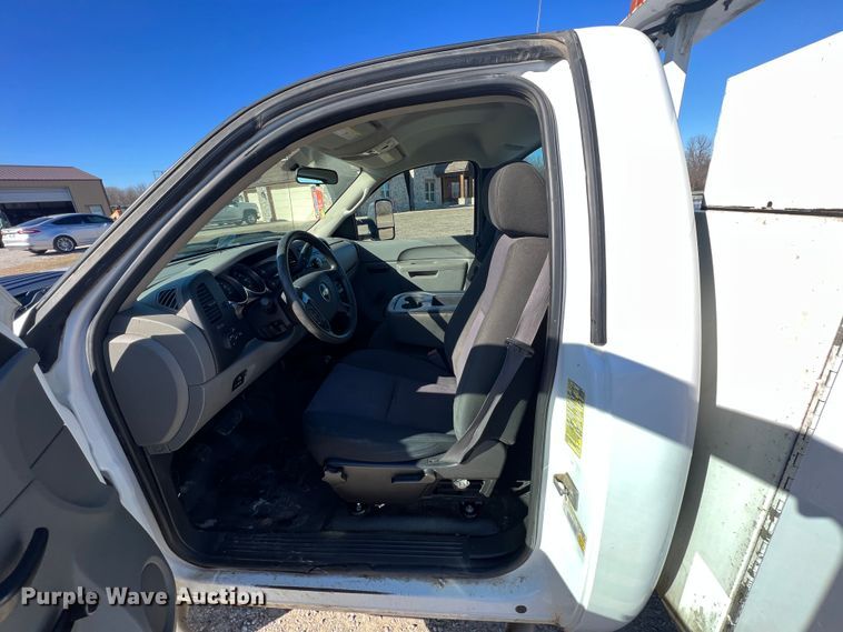 image for item KR9613 2011 Chevrolet Silverado 2500HD  utility bed pickup truck