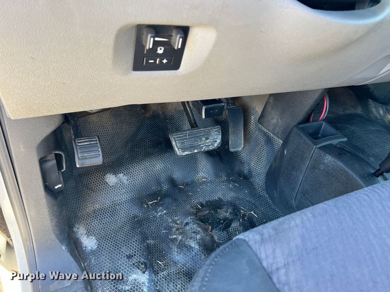 image for item KR9613 2011 Chevrolet Silverado 2500HD  utility bed pickup truck