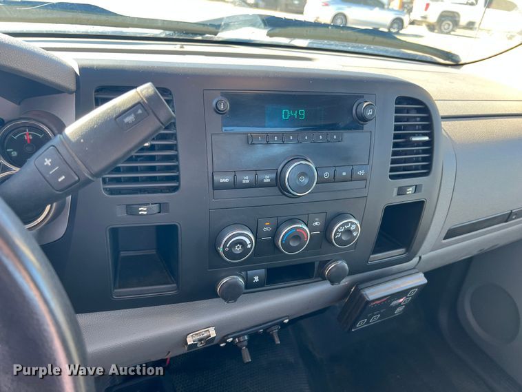 image for item KR9613 2011 Chevrolet Silverado 2500HD  utility bed pickup truck