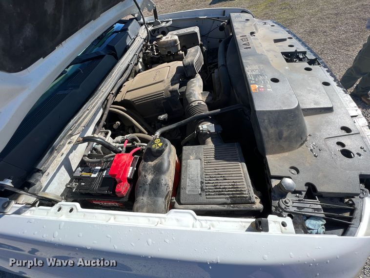 image for item KR9613 2011 Chevrolet Silverado 2500HD  utility bed pickup truck