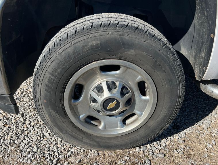 image for item KR9613 2011 Chevrolet Silverado 2500HD  utility bed pickup truck