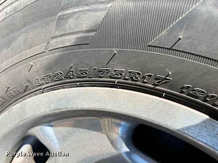 image for item KR9613 2011 Chevrolet Silverado 2500HD  utility bed pickup truck