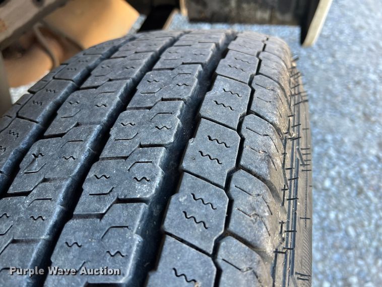 image for item KR9613 2011 Chevrolet Silverado 2500HD  utility bed pickup truck