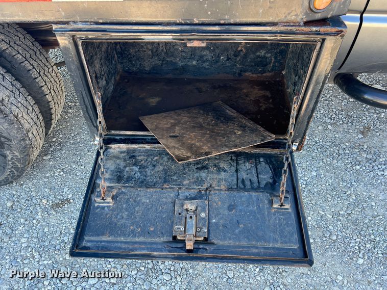 image for item KR9614 2007 Dodge Ram 3500  Quad Cab flatbed pickup truck