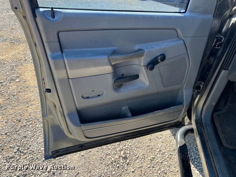 image for item KR9614 2007 Dodge Ram 3500  Quad Cab flatbed pickup truck