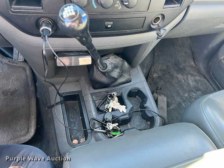 image for item KR9614 2007 Dodge Ram 3500  Quad Cab flatbed pickup truck