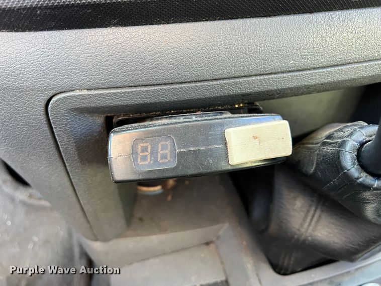 image for item KR9614 2007 Dodge Ram 3500  Quad Cab flatbed pickup truck