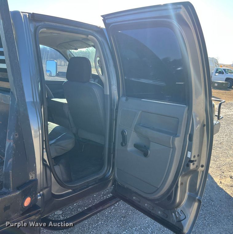 image for item KR9614 2007 Dodge Ram 3500  Quad Cab flatbed pickup truck