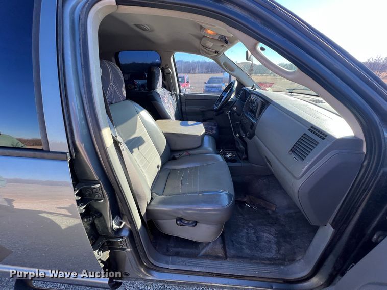 image for item KR9614 2007 Dodge Ram 3500  Quad Cab flatbed pickup truck