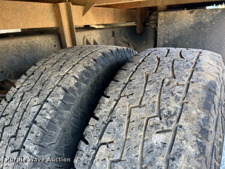 image for item KR9614 2007 Dodge Ram 3500  Quad Cab flatbed pickup truck