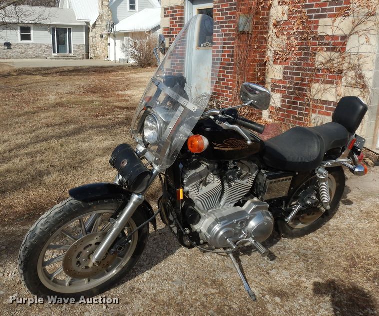 image for item KS9548 1997 Harley Davidson XLH 883  motorcycle