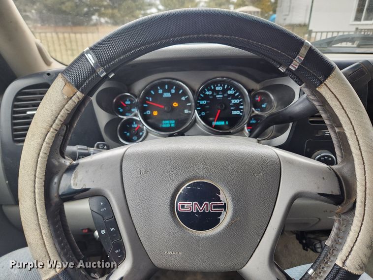 image for item KT9366 2008 GMC Sierra 2500HD  Crew Cab flatbed pickup truck