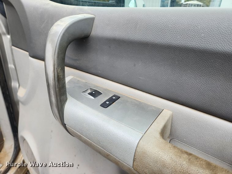 image for item KT9366 2008 GMC Sierra 2500HD  Crew Cab flatbed pickup truck