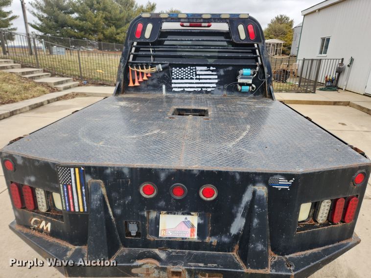 image for item KT9366 2008 GMC Sierra 2500HD  Crew Cab flatbed pickup truck