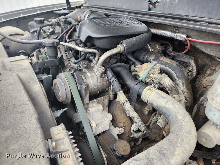 image for item KT9366 2008 GMC Sierra 2500HD  Crew Cab flatbed pickup truck