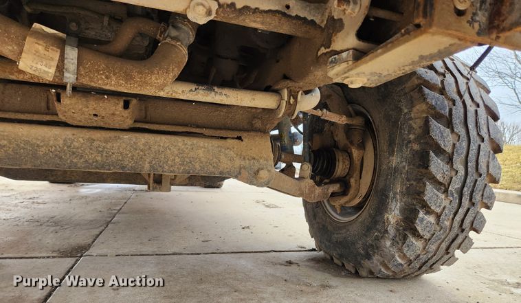 image for item KT9366 2008 GMC Sierra 2500HD  Crew Cab flatbed pickup truck