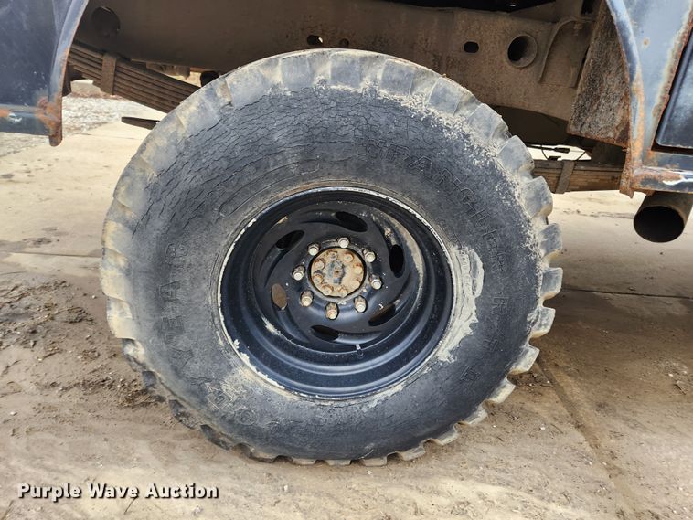 image for item KT9366 2008 GMC Sierra 2500HD  Crew Cab flatbed pickup truck