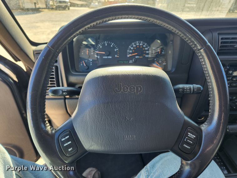 image for item KT9383 2001 Jeep Cherokee  SUV