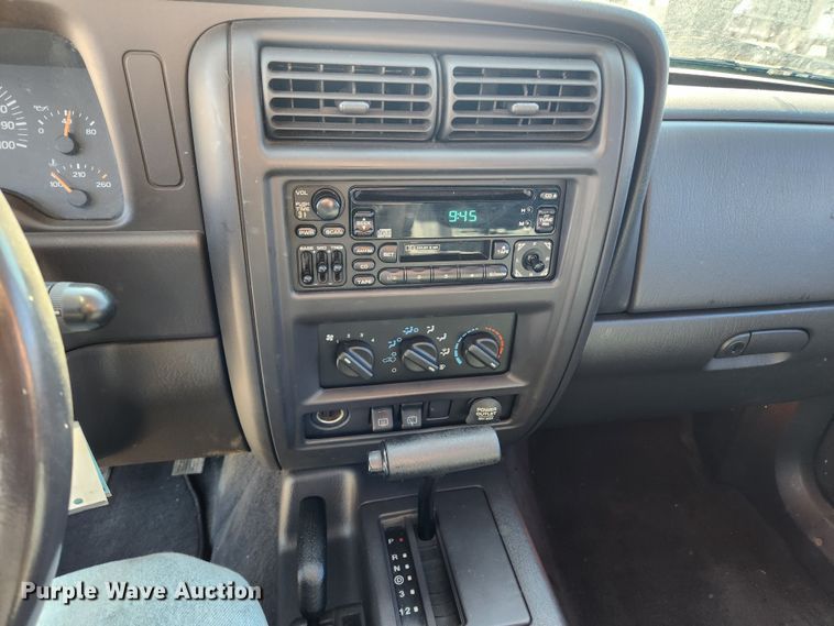 image for item KT9383 2001 Jeep Cherokee  SUV